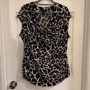Worthington Cap Sleeve Blouse in Black and White pattern with gold color accents